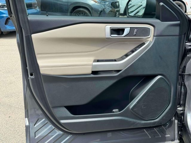 2023 Ford Explorer XLT 4WD