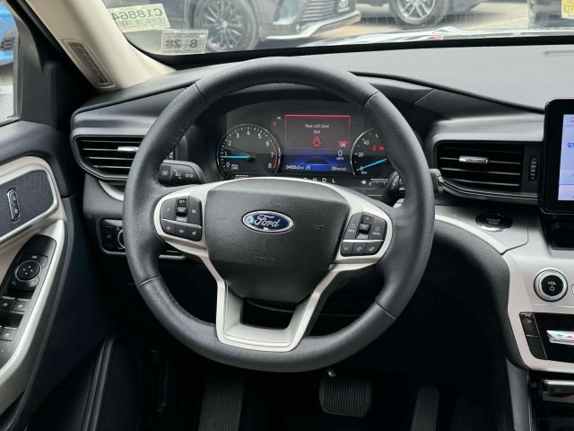 2023 Ford Explorer XLT 4WD