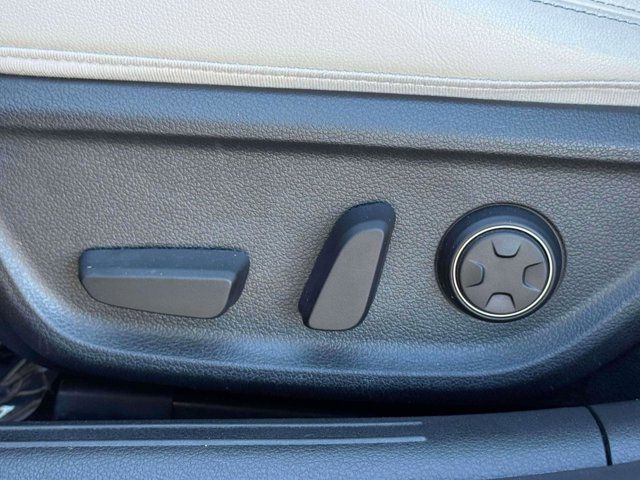 2023 Genesis G70 2.0T 2023 Genesis G70 2.0T