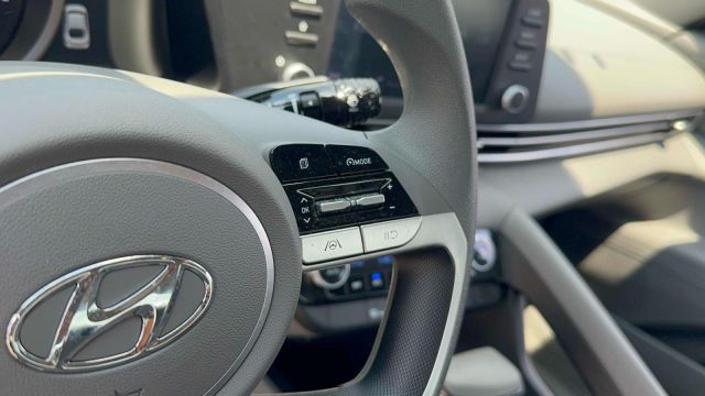 2023 Hyundai Elantra SEL IVT