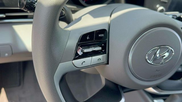 2023 Hyundai Elantra SEL IVT
