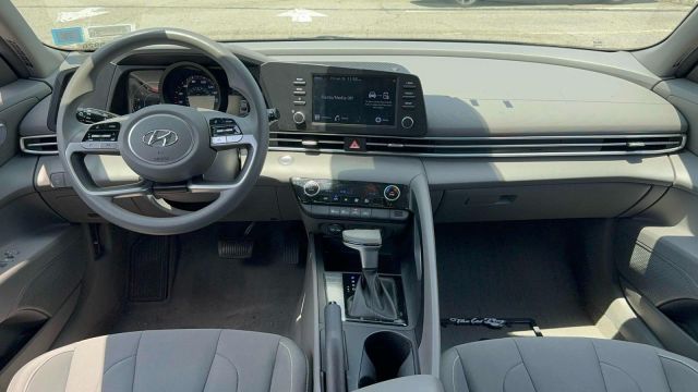 2023 Hyundai Elantra SEL IVT