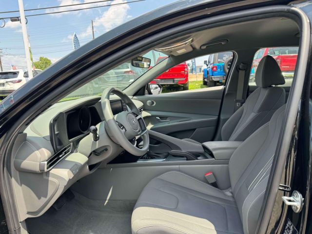 2023 Hyundai Elantra SEL IVT