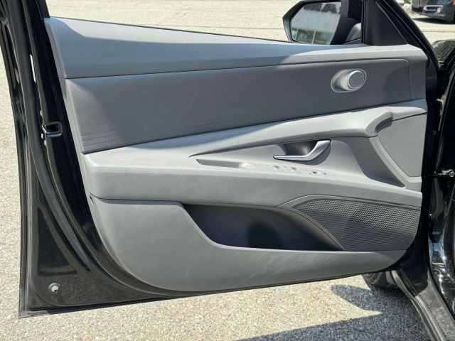 2023 Hyundai Elantra SEL IVT