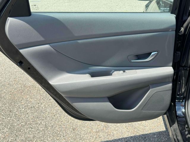 2023 Hyundai Elantra SEL IVT