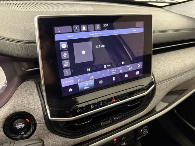 2023 Jeep Compass Latitude 2023 Jeep Compass Latitude