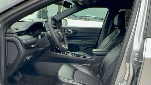 2023 Jeep Compass Altitude 4x4 2023 Jeep Compass Altitude 4x4