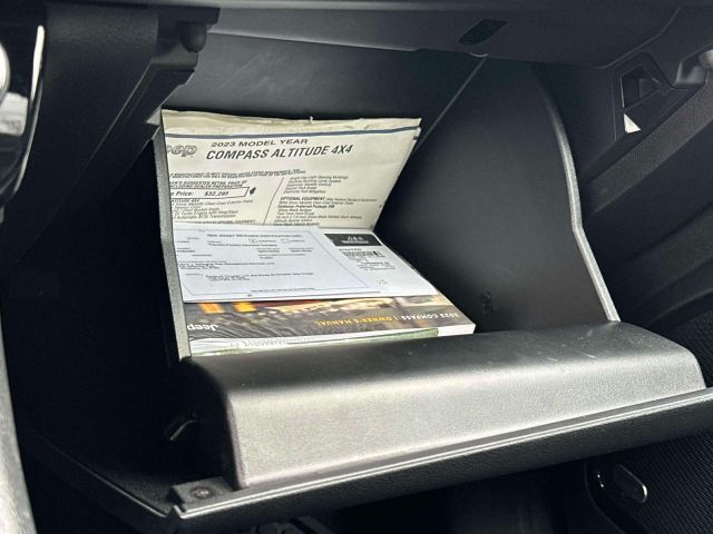 2023 Jeep Compass Altitude 4x4 2023 Jeep Compass Altitude 4x4