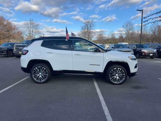 2023 Jeep Compass Limited 4x4 2023 Jeep Compass Limited 4x4