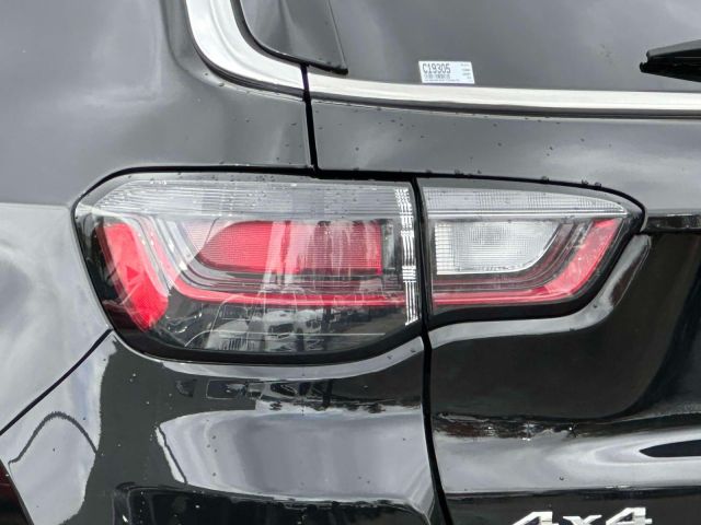 2023 Jeep Compass Latitude Lux 4x4 2023 Jeep Compass Latitude Lux 4x4