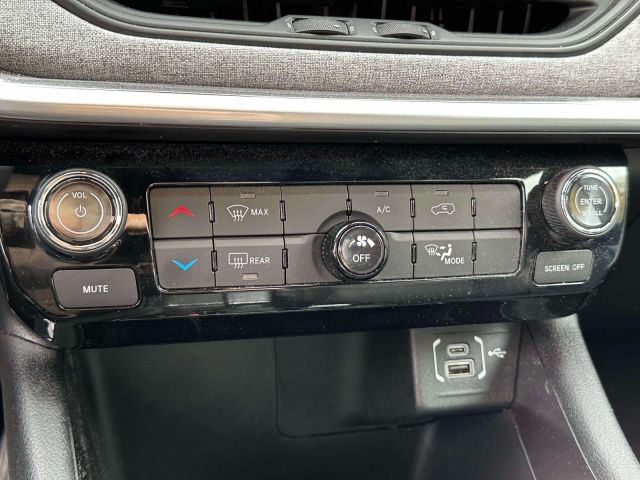 2023 Jeep Compass Latitude Lux 4x4 2023 Jeep Compass Latitude Lux 4x4