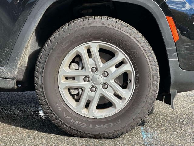 2023 Jeep Grand Cherokee Laredo 4x4 2023 Jeep Grand Cherokee Laredo 4x4