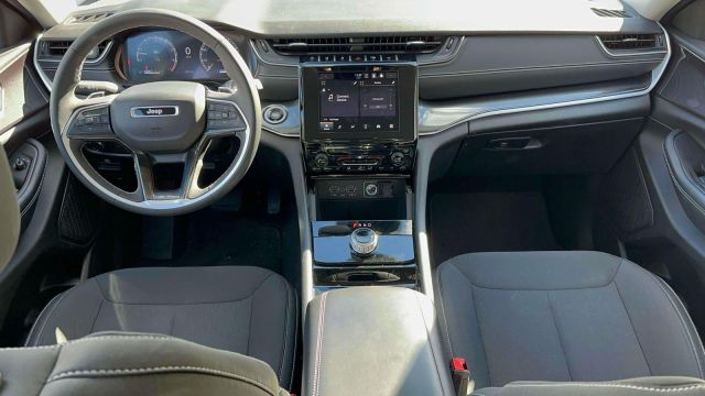 2023 Jeep Grand Cherokee Laredo 4x4 2023 Jeep Grand Cherokee Laredo 4x4