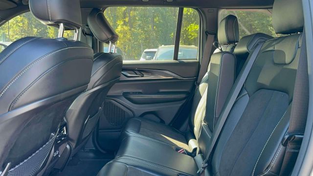 2023 Jeep Grand Cherokee Altitude 4x4 2023 Jeep Grand Cherokee Altitude 4x4