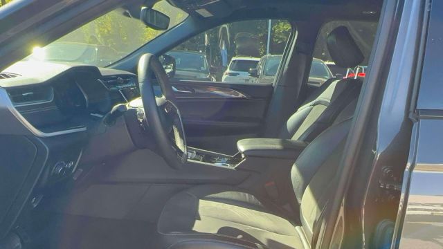 2023 Jeep Grand Cherokee Altitude 4x4 2023 Jeep Grand Cherokee Altitude 4x4