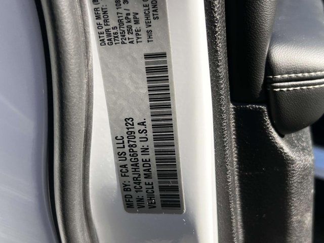 2023 Jeep Grand Cherokee Laredo
