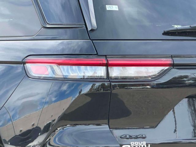 2023 Jeep Grand Cherokee Limited 4x4 2023 Jeep Grand Cherokee Limited 4x4