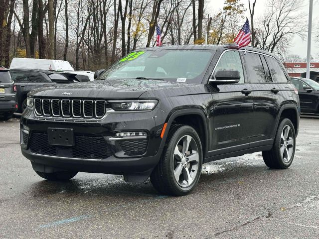 2023 Jeep Grand Cherokee Limited 4x4 2023 Jeep Grand Cherokee Limited 4x4