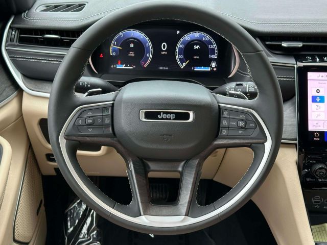 2023 Jeep Grand Cherokee Limited 4x4 2023 Jeep Grand Cherokee Limited 4x4