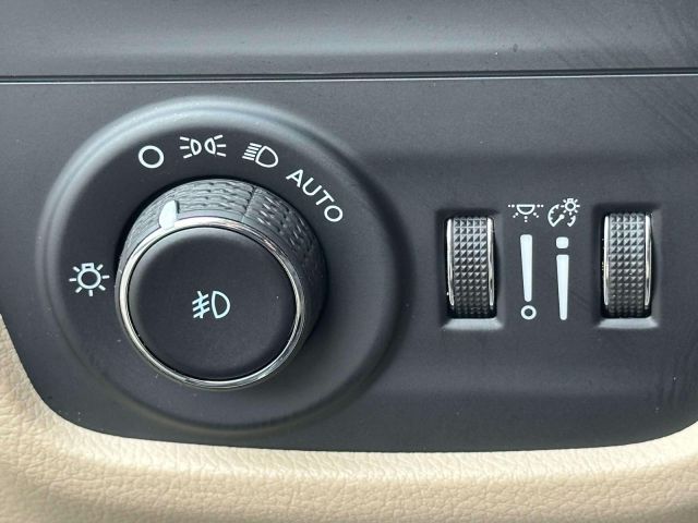 2023 Jeep Grand Cherokee Limited 4x4 2023 Jeep Grand Cherokee Limited 4x4