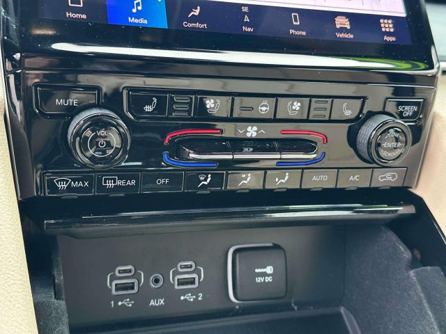 2023 Jeep Grand Cherokee Limited 4x4 2023 Jeep Grand Cherokee Limited 4x4