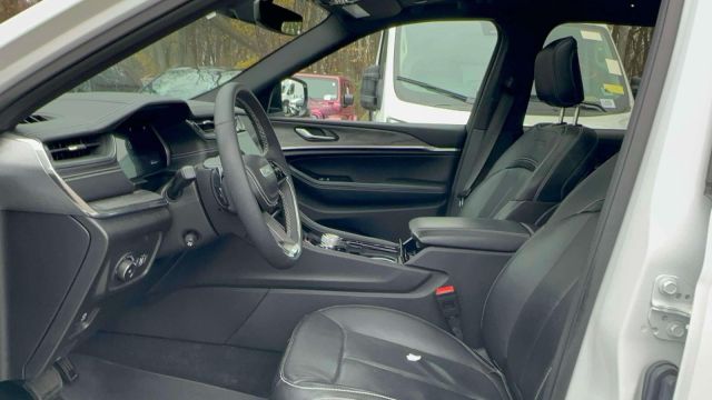 2023 Jeep Grand Cherokee Overland 4x4