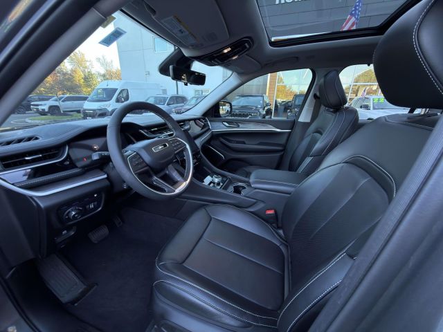 2023 Jeep Grand Cherokee 4xe 30th Anniversary 4x4 2023 Jeep Grand Cherokee 4xe 30th Anniversary 4x4