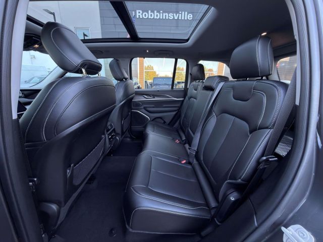 2023 Jeep Grand Cherokee 4xe 30th Anniversary 4x4 2023 Jeep Grand Cherokee 4xe 30th Anniversary 4x4