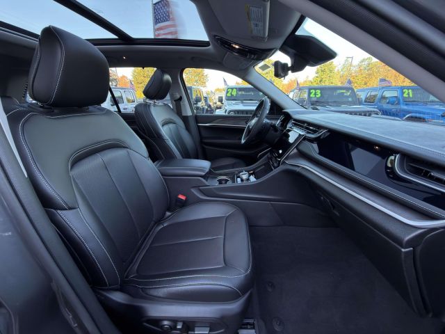 2023 Jeep Grand Cherokee 4xe 30th Anniversary 4x4 2023 Jeep Grand Cherokee 4xe 30th Anniversary 4x4