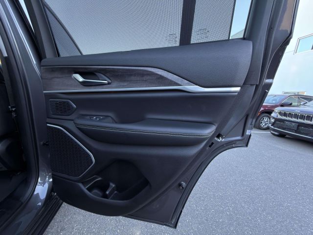 2023 Jeep Grand Cherokee 4xe 30th Anniversary 4x4 2023 Jeep Grand Cherokee 4xe 30th Anniversary 4x4