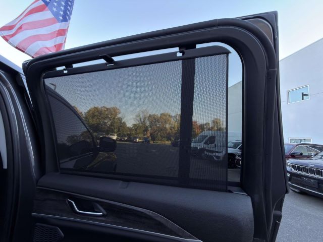 2023 Jeep Grand Cherokee 4xe 30th Anniversary 4x4 2023 Jeep Grand Cherokee 4xe 30th Anniversary 4x4