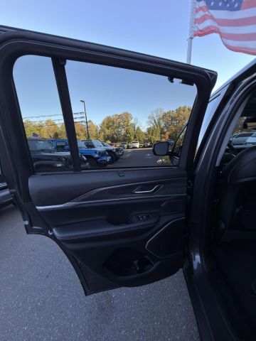 2023 Jeep Grand Cherokee 4xe 30th Anniversary 4x4 2023 Jeep Grand Cherokee 4xe 30th Anniversary 4x4