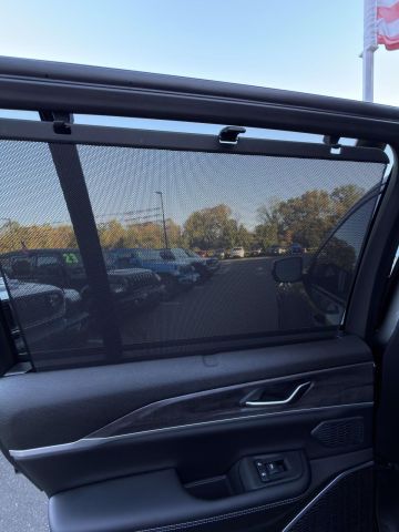 2023 Jeep Grand Cherokee 4xe 30th Anniversary 4x4 2023 Jeep Grand Cherokee 4xe 30th Anniversary 4x4