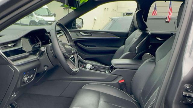 2023 Jeep Grand Cherokee 4xe Overland 4x4