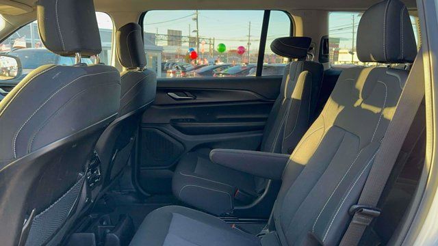 2023 Jeep Grand Cherokee L Laredo 2023 Jeep Grand Cherokee L Laredo