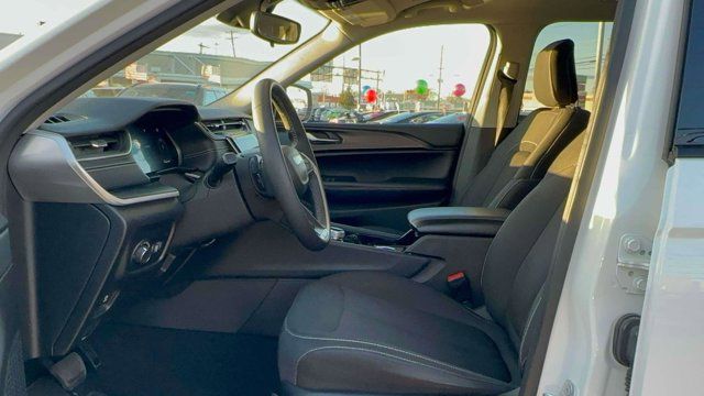 2023 Jeep Grand Cherokee L Laredo 2023 Jeep Grand Cherokee L Laredo