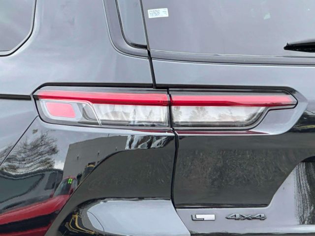 2023 Jeep Grand Cherokee L Altitude 4x4 2023 Jeep Grand Cherokee L Altitude 4x4