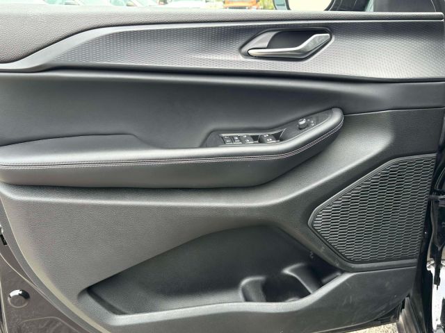 2023 Jeep Grand Cherokee L Altitude 4x4 2023 Jeep Grand Cherokee L Altitude 4x4