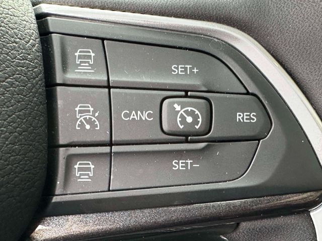2023 Jeep Grand Cherokee L Altitude 4x4 2023 Jeep Grand Cherokee L Altitude 4x4