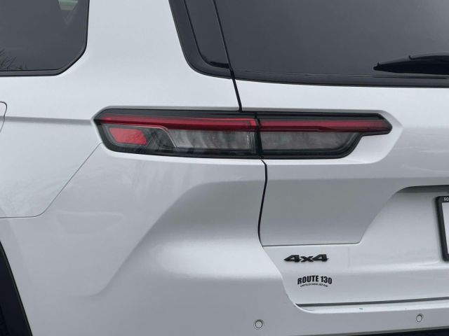 2023 Jeep Grand Cherokee L Altitude 4x4 2023 Jeep Grand Cherokee L Altitude 4x4