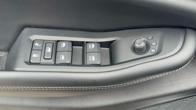 2023 Jeep Grand Cherokee L Altitude 4x4 2023 Jeep Grand Cherokee L Altitude 4x4