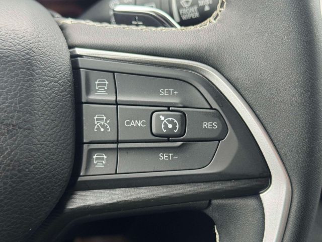 2023 Jeep Grand Cherokee L Altitude 4x4 2023 Jeep Grand Cherokee L Altitude 4x4