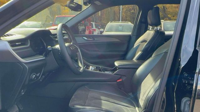 2023 Jeep Grand Cherokee L Altitude 4x4 2023 Jeep Grand Cherokee L Altitude 4x4