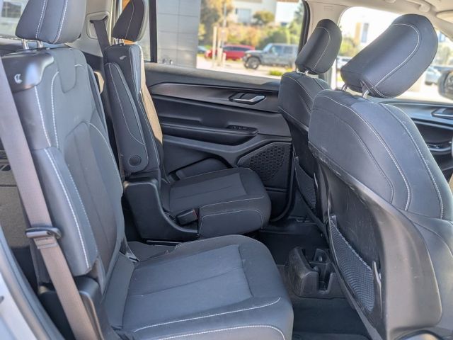 2023 Jeep Grand Cherokee L Laredo 2023 Jeep Grand Cherokee L Laredo