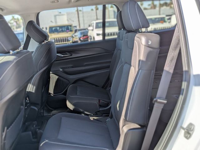 2023 Jeep Grand Cherokee L Laredo 2023 Jeep Grand Cherokee L Laredo