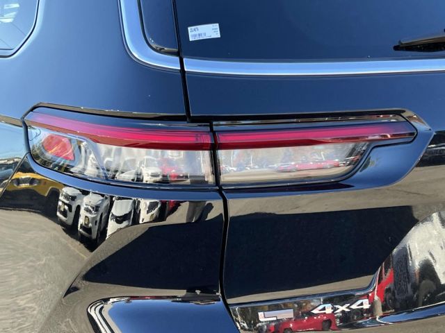 2023 Jeep Grand Cherokee L Overland 4x4 2023 Jeep Grand Cherokee L Overland 4x4