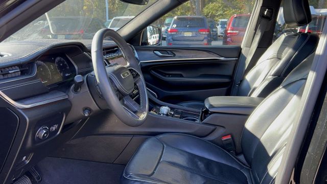 2023 Jeep Grand Cherokee L Overland 4x4 2023 Jeep Grand Cherokee L Overland 4x4