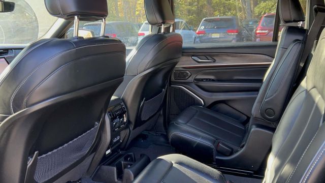 2023 Jeep Grand Cherokee L Overland 4x4 2023 Jeep Grand Cherokee L Overland 4x4