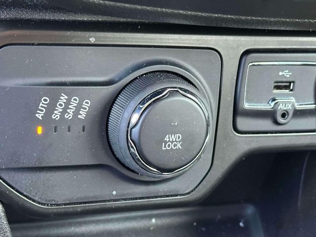 2023 Jeep Renegade Latitude 4x4 2023 Jeep Renegade Latitude 4x4