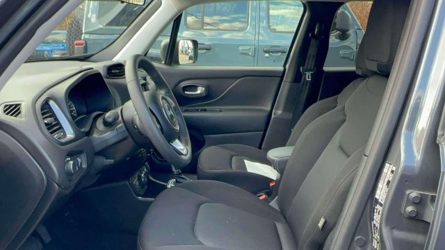 2023 Jeep Renegade Latitude 4x4 2023 Jeep Renegade Latitude 4x4